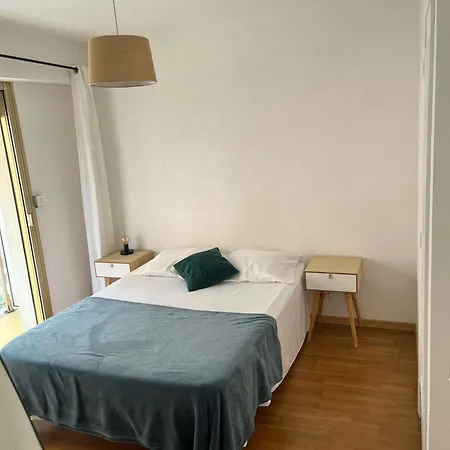 Centre-bastia A Minute A Pied Du Port Бастия