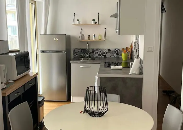 Centre-bastia A Minute A Pied Du Port *